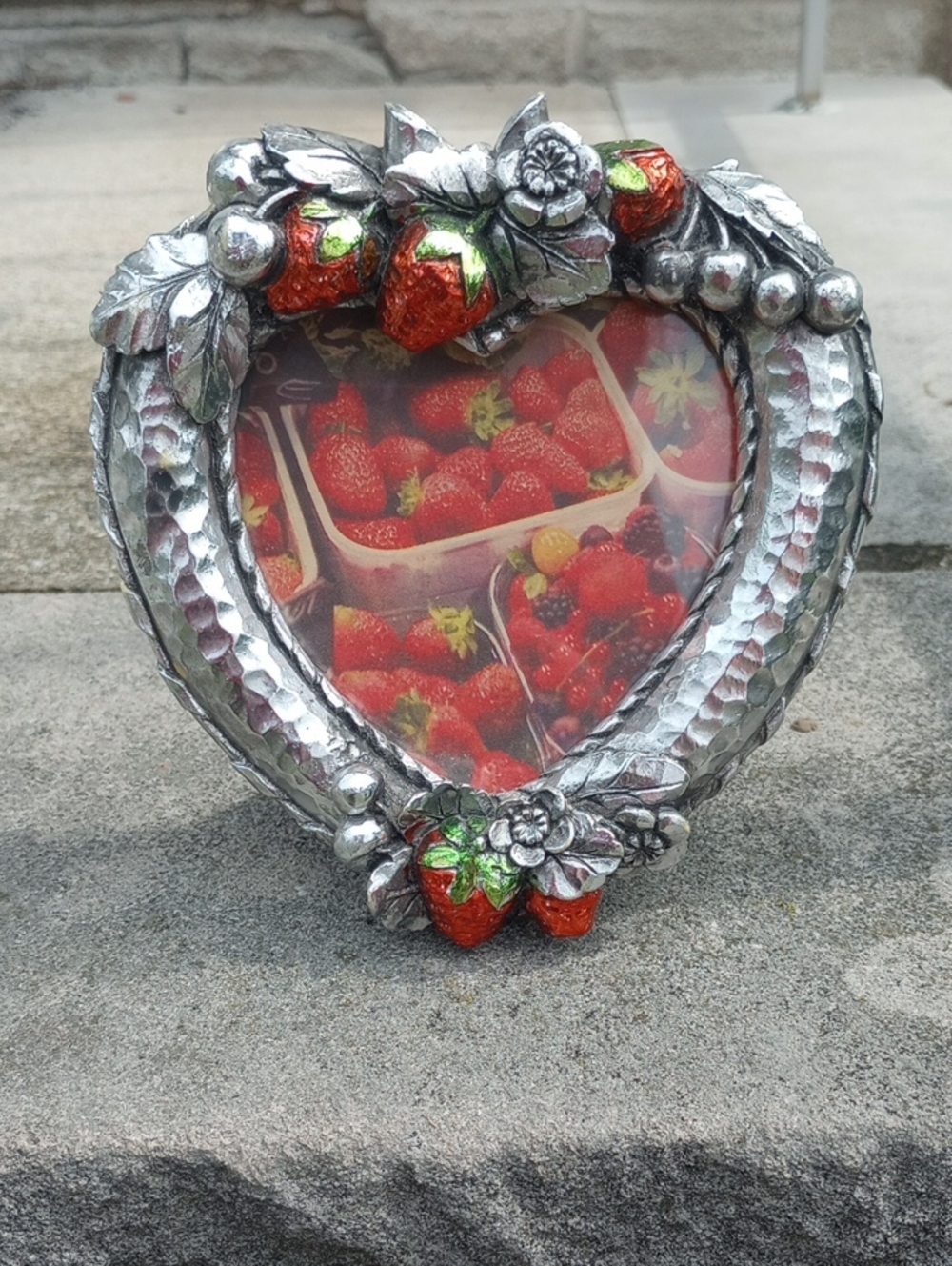 Heart-Shaped Silver Metal Vtg Tabletop Picture Frame w/ Strawberries & Flowers